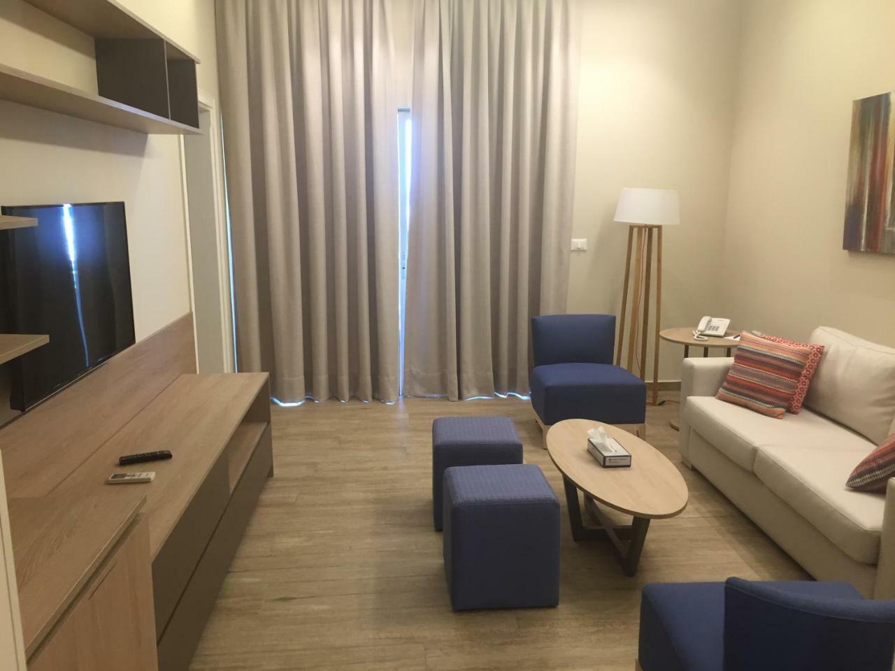 Rest House 티레 외부 사진